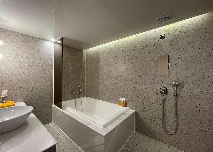 Hotel Button Guseo *